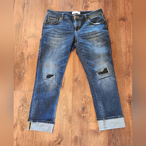 CAbi Slim Boyfriend Distressed Cropped Jeans Size 8 Runs Big - Picture 2 of 6